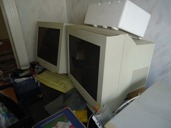 CRT 21 monitors.JPG