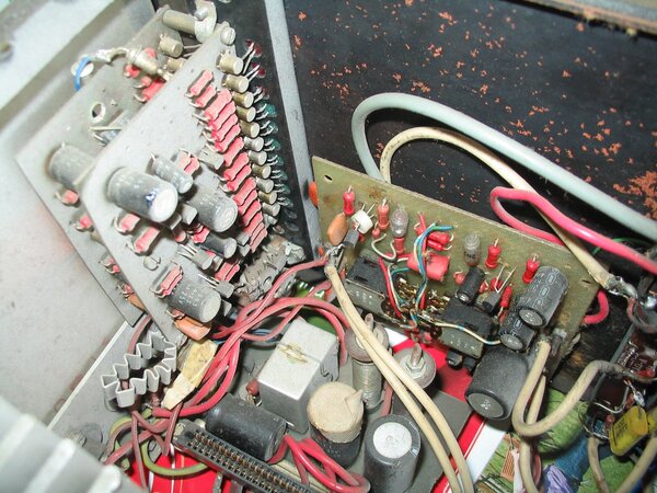 Усилвател ''Враг на тишината със сила 2x50W'' - 2.jpg