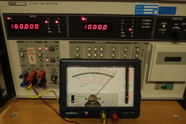 Fluke5101B_calibratror_Metrix_multimeter.jpg