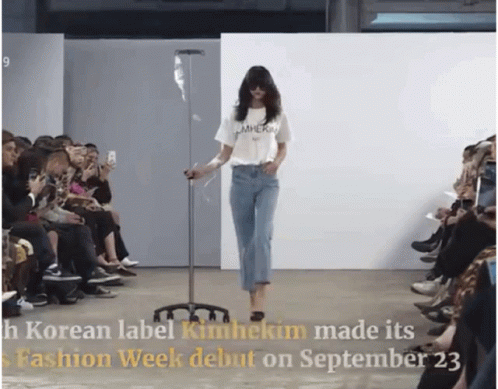 fashion-strut.gif