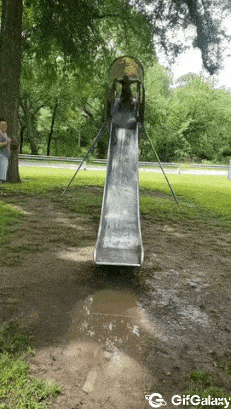 На пързалката.gif