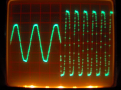 Uout_in_Grid_mode_to_Islanding_with_no_load.jpg