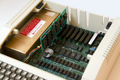 apple_ii_europlus_motherboard_small.jpg